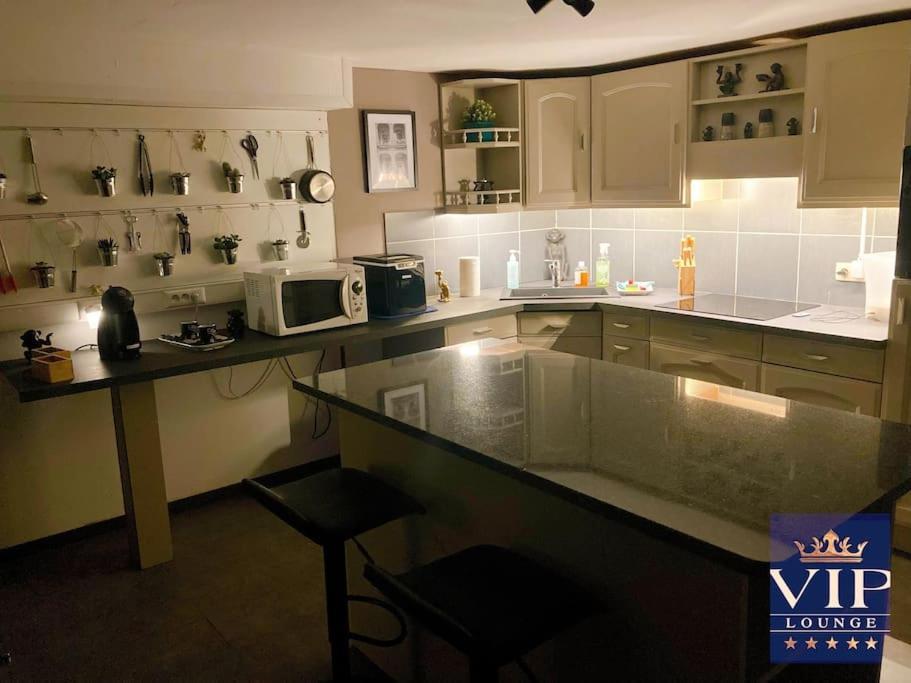 Vip Lounge Appartement Avec Jacuzzi Et Jardin Andenne Bagian luar foto