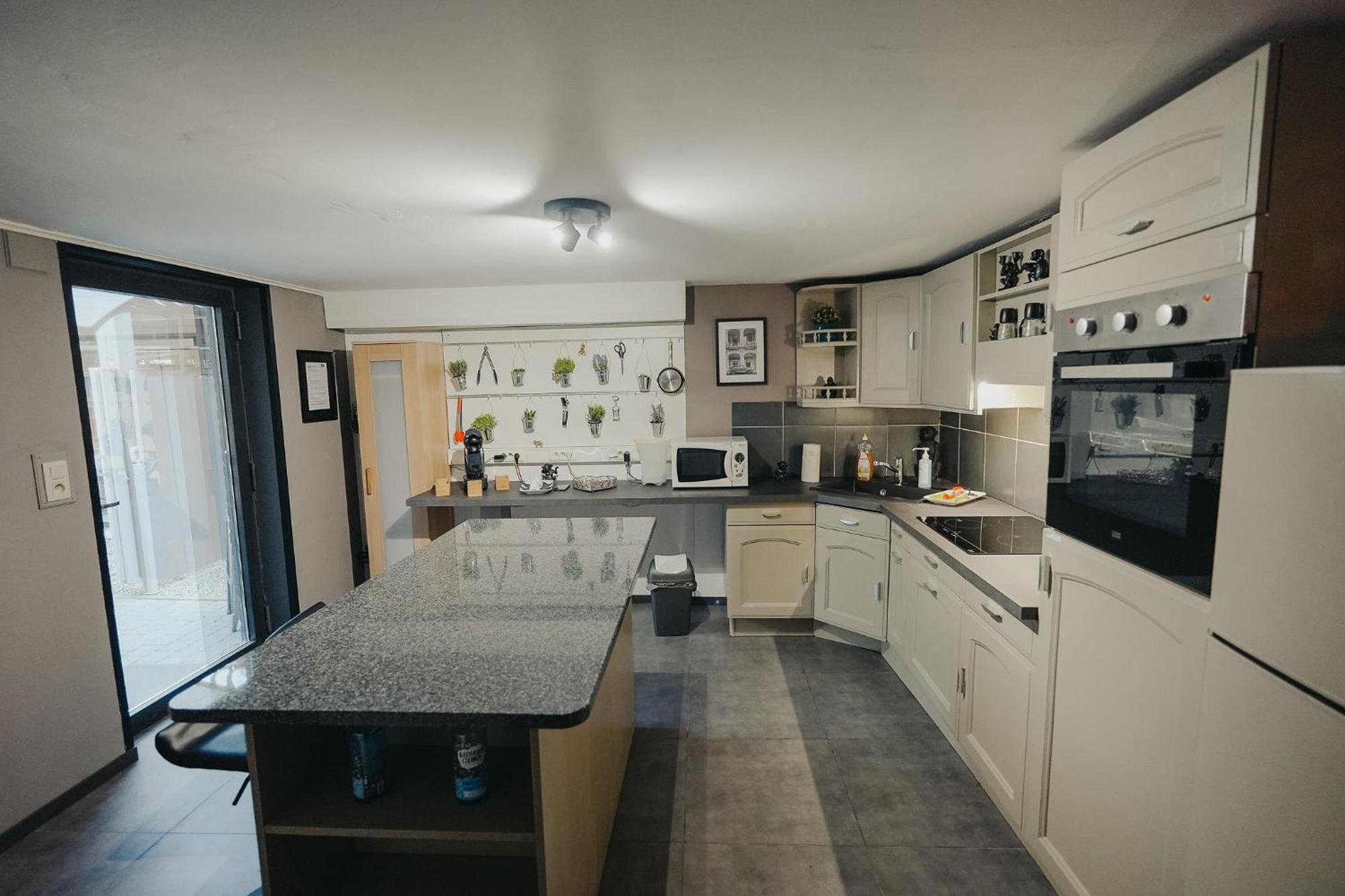 Vip Lounge Appartement Avec Jacuzzi Et Jardin Andenne Bagian luar foto
